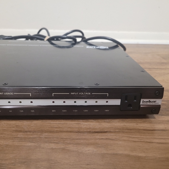 Tripp-Lite Isobar HT3100PC Rack Mount/Console Power Conditioning Center - Picture 5 of 9